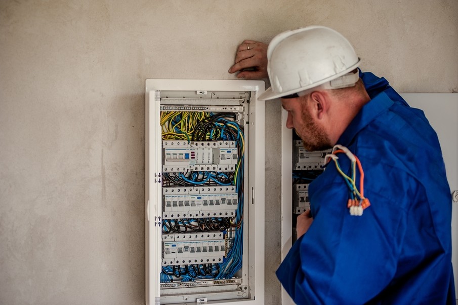 what-is-the-essential-role-of-a-smart-home-electrician